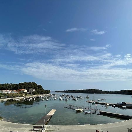 Apartmani Ruzarija Раб Екстер'єр фото