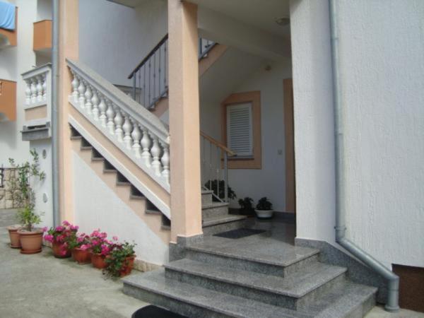 Apartmani Ruzarija Раб Екстер'єр фото