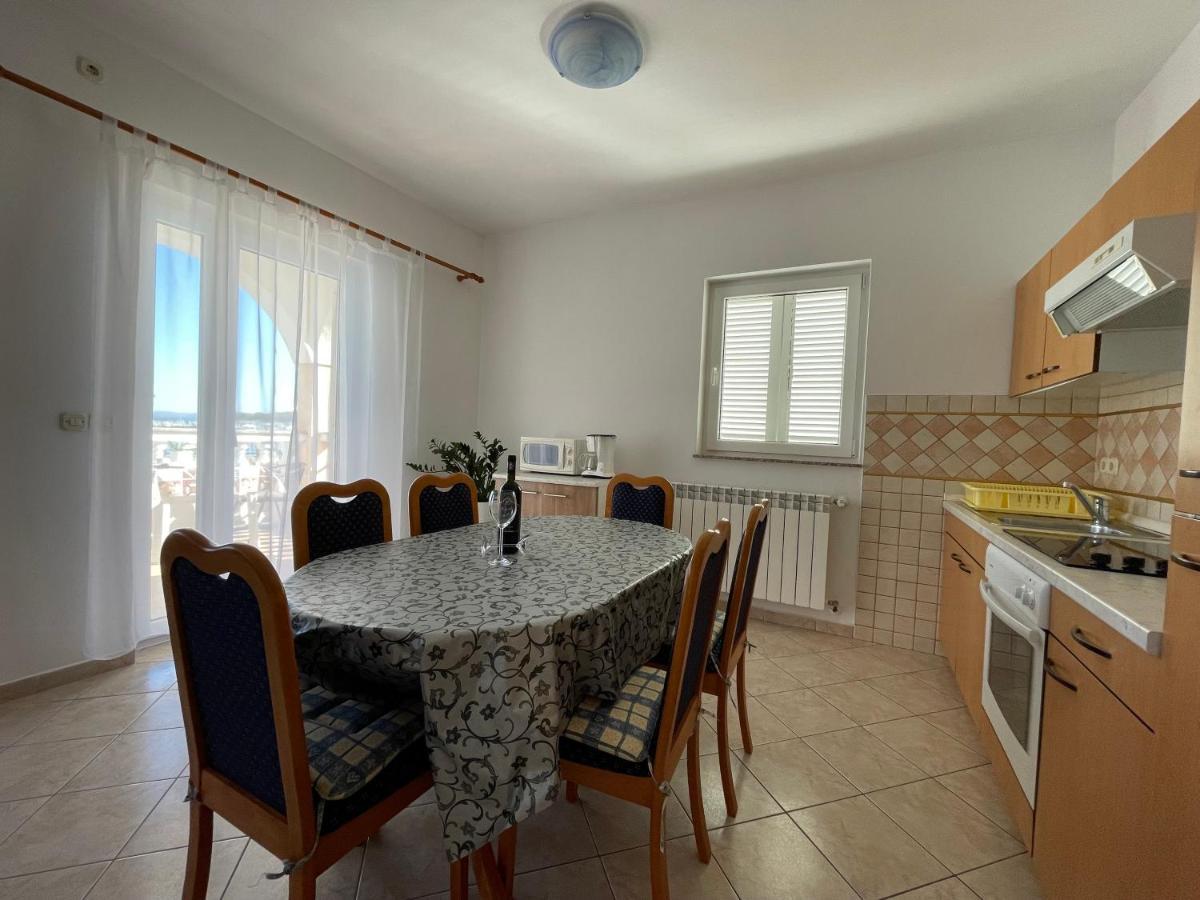 Apartmani Ruzarija Раб Екстер'єр фото