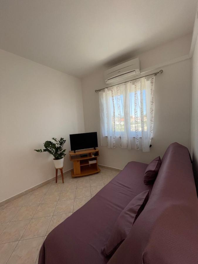 Apartmani Ruzarija Раб Екстер'єр фото