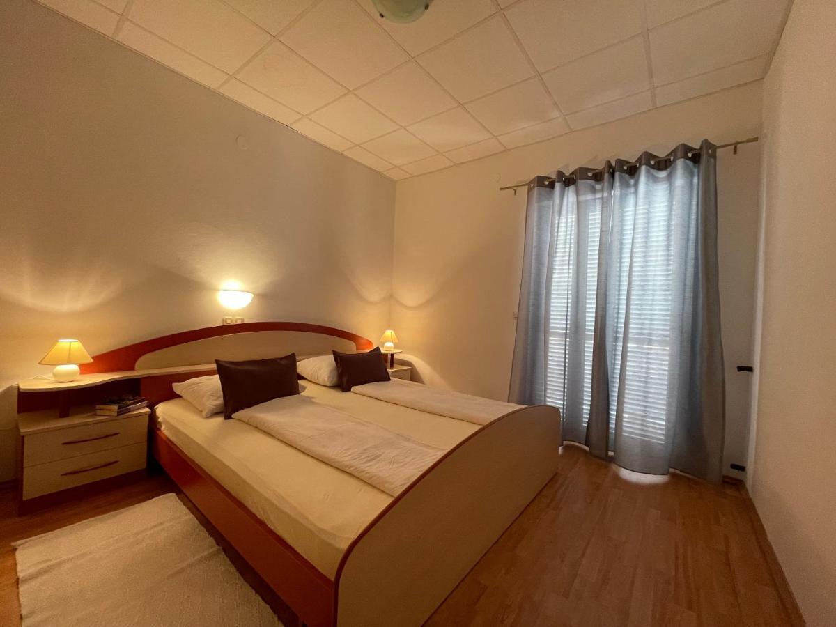 Apartmani Ruzarija Раб Екстер'єр фото